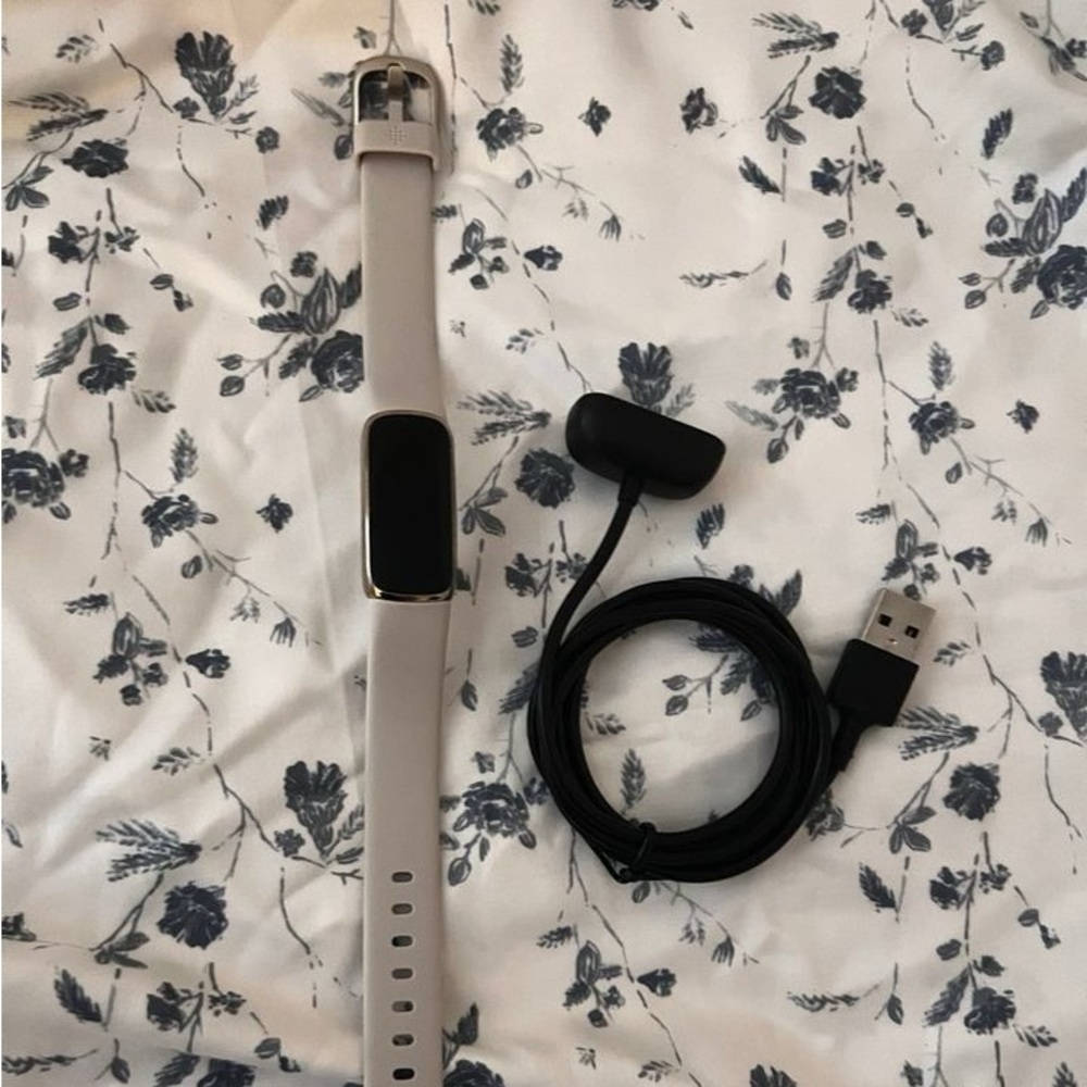 FITBIT LUXE GOLD